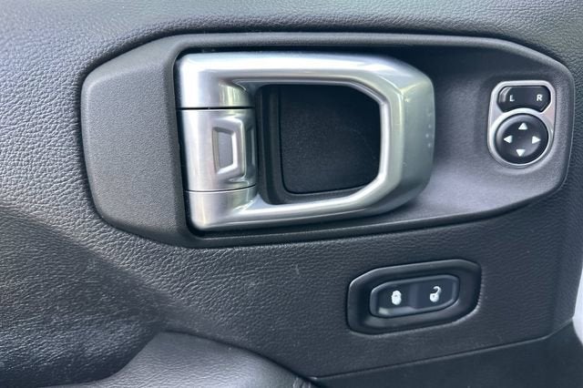 2021 Jeep Wrangler Unlimited Sahara Altitude 4x4