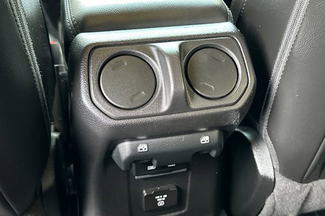 2021 Jeep Wrangler Unlimited Sahara Altitude 4x4