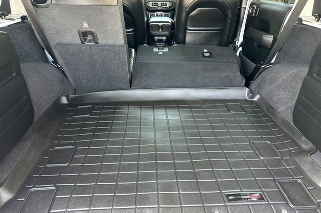 2021 Jeep Wrangler Unlimited Sahara Altitude 4x4