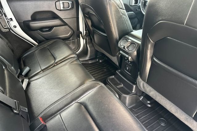 2021 Jeep Wrangler Unlimited Sahara Altitude 4x4