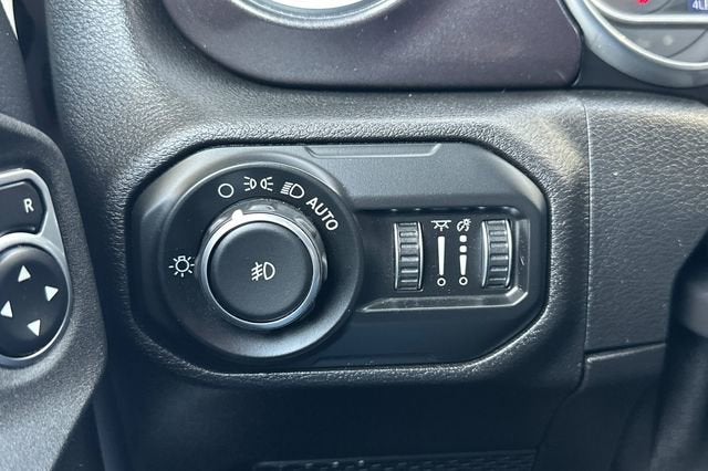 2021 Jeep Wrangler Unlimited Sahara Altitude 4x4