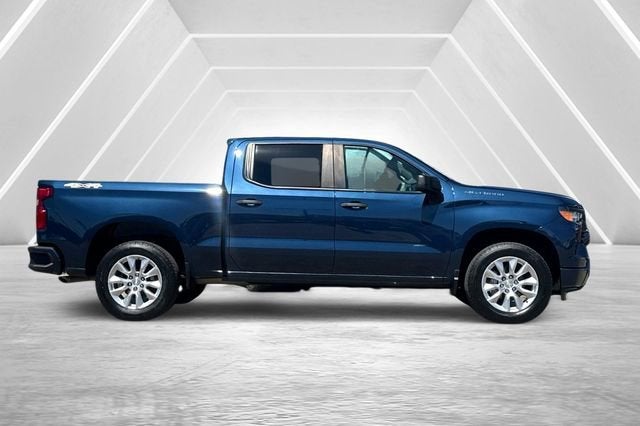 2022 Chevrolet Silverado 1500 Crew Cab Short Box 4-Wheel Drive Custom