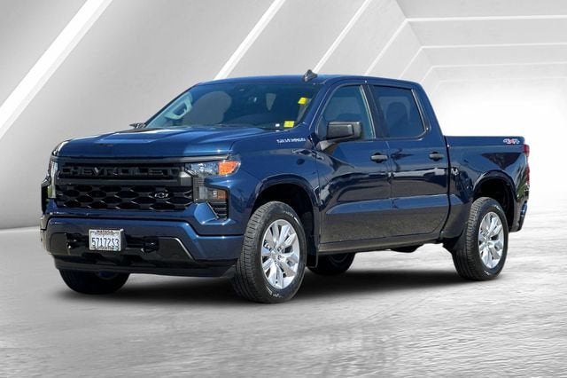 2022 Chevrolet Silverado 1500 Crew Cab Short Box 4-Wheel Drive Custom