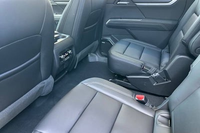 2026 GMC Acadia AWD Elevation