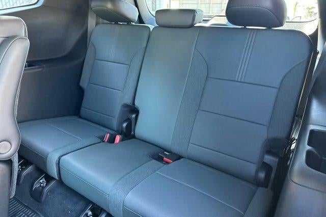 2026 GMC Acadia AWD AT4