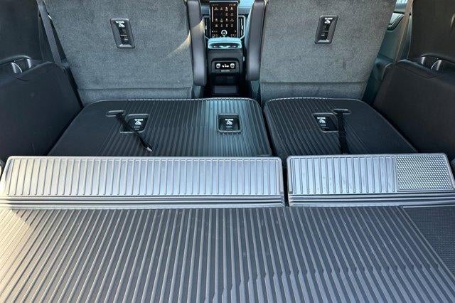 2026 GMC Acadia AWD AT4