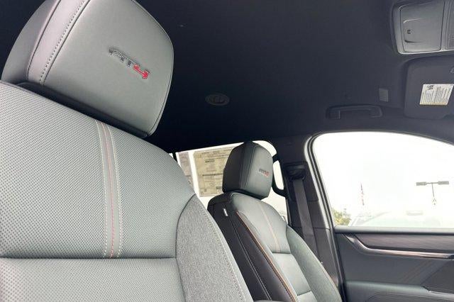 2026 GMC Acadia AWD AT4