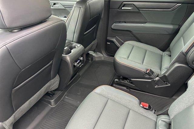 2026 GMC Acadia AWD AT4