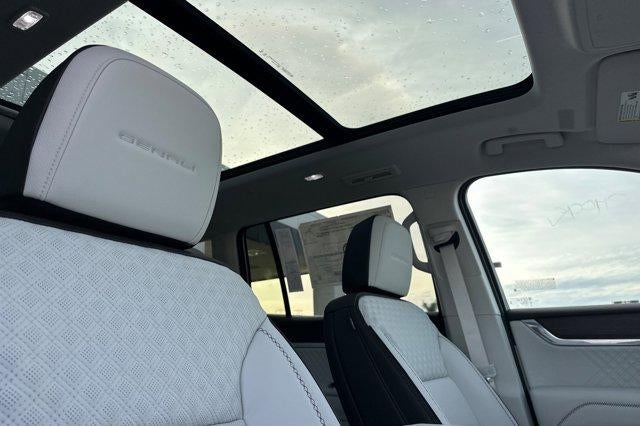 2026 GMC Acadia AWD Denali