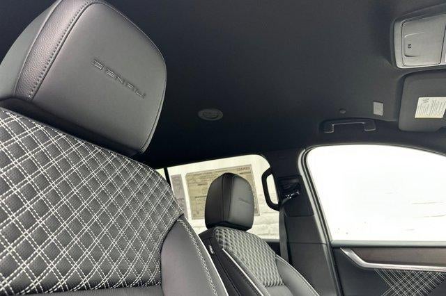 2026 GMC Acadia AWD Denali