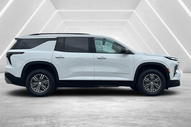 2024 Chevrolet Traverse LT