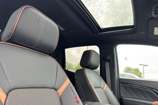 2025 GMC Canyon 4WD AT4