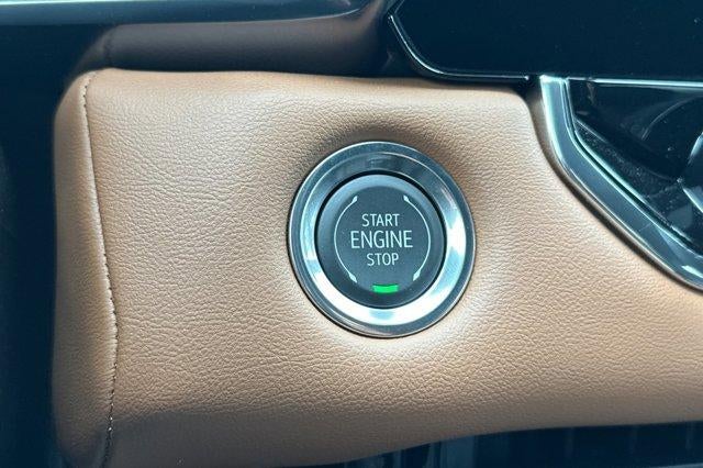 2025 GMC Canyon 4WD AT4