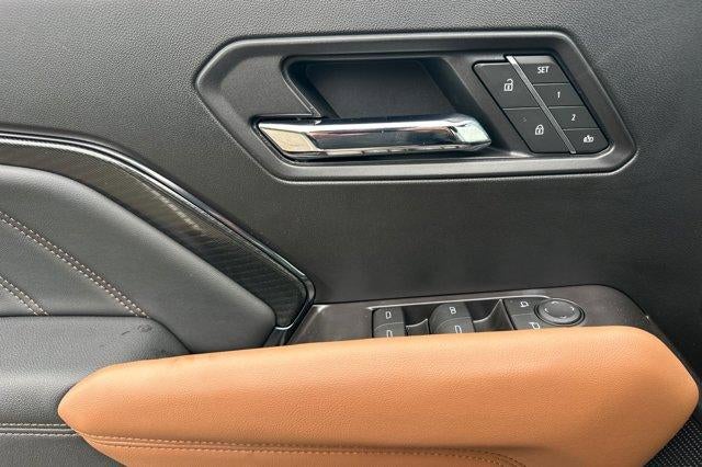 2025 GMC Canyon 4WD AT4