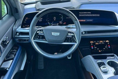 2026 Cadillac VISTIQ AWD 4dr Premium Luxury