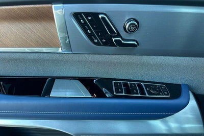 2026 Cadillac VISTIQ AWD 4dr Premium Luxury