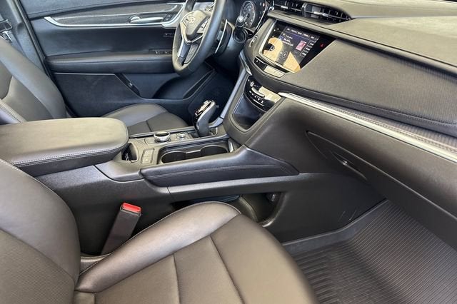 2025 Cadillac XT5 Sport