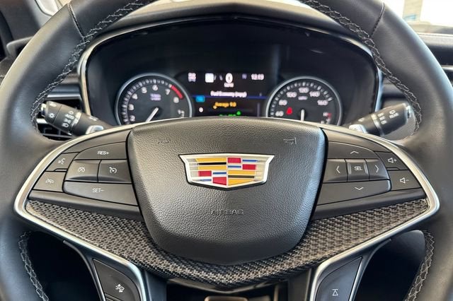 2025 Cadillac XT5 Sport