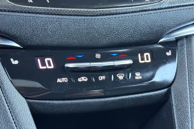 2025 Cadillac XT6 Luxury
