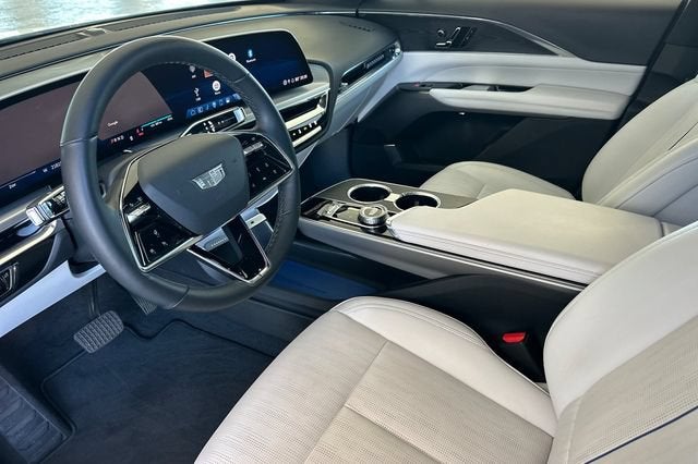 2024 Cadillac LYRIQ Luxury 1