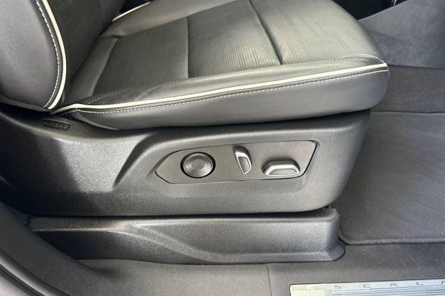 2022 Cadillac Escalade ESV Premium Luxury