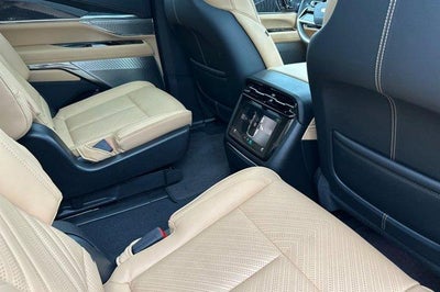 2025 Cadillac ESCALADE IQ AWD Sport 2