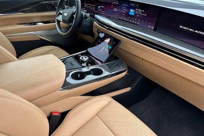 2025 Cadillac ESCALADE IQ AWD Sport 2