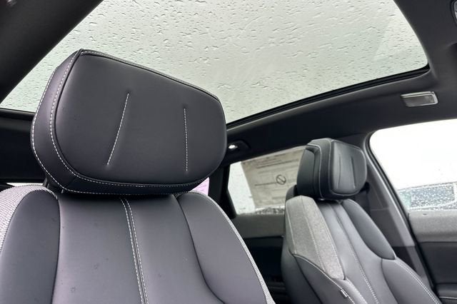 2025 Cadillac OPTIQ Luxury 1