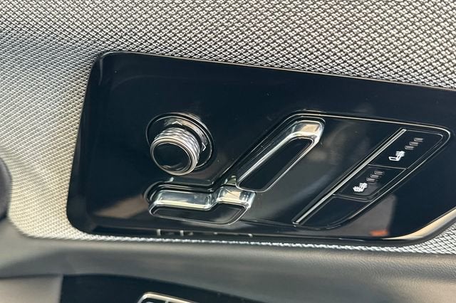 2025 Cadillac OPTIQ Luxury 1