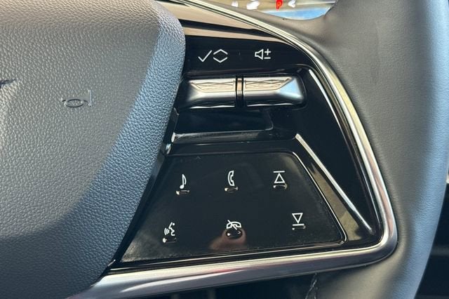 2025 Cadillac OPTIQ Luxury 1