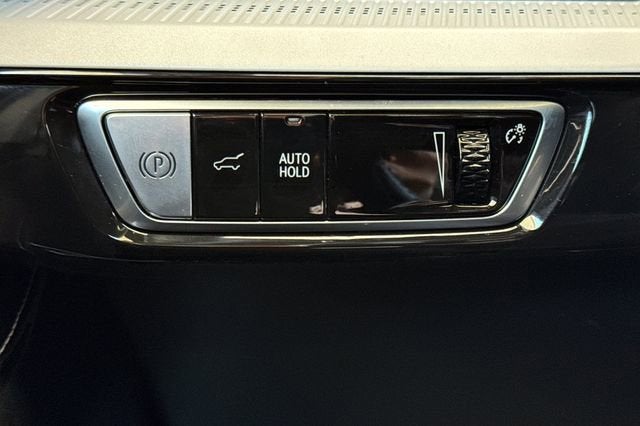 2025 Cadillac OPTIQ Luxury 1