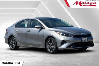 2023 Kia Forte LXS IVT