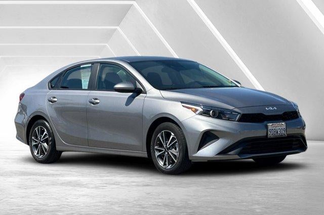 2023 Kia Forte LXS IVT