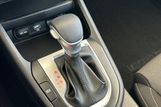 2023 Kia Forte LXS IVT