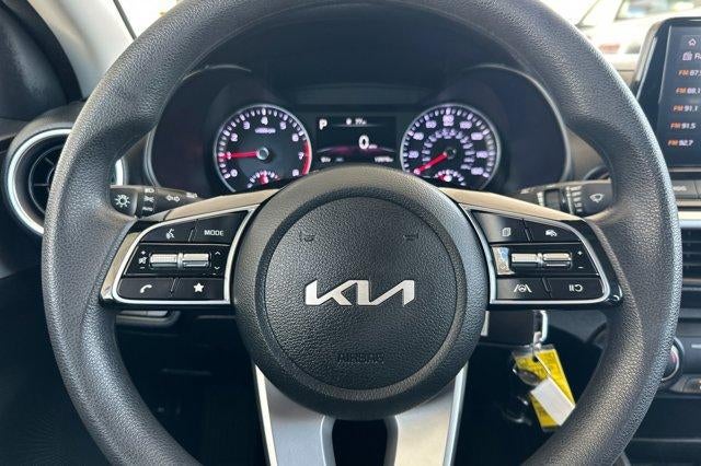 2023 Kia Forte LXS IVT