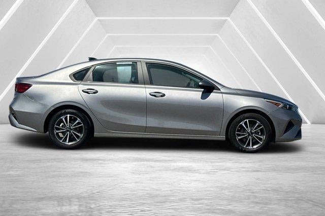 2023 Kia Forte LXS IVT