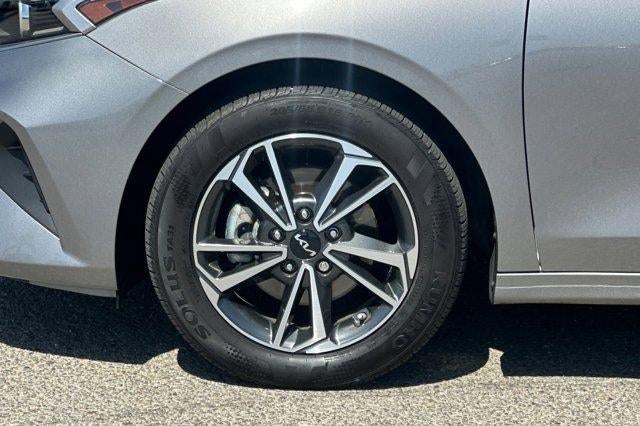 2023 Kia Forte LXS IVT