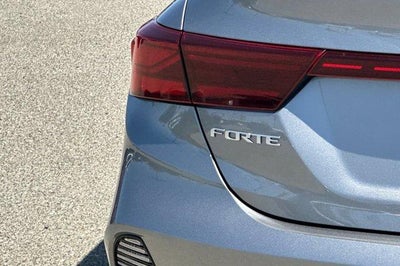 2023 Kia Forte LXS IVT