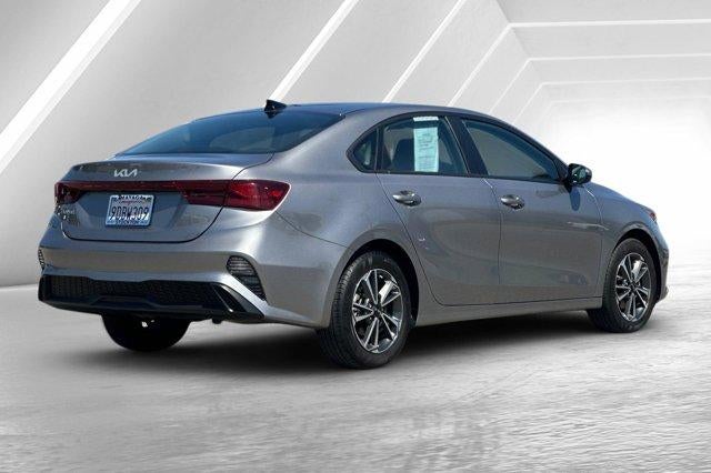 2023 Kia Forte LXS IVT