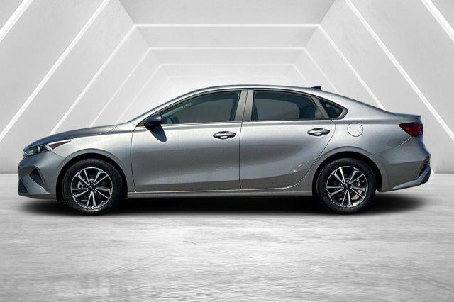 2023 Kia Forte LXS IVT