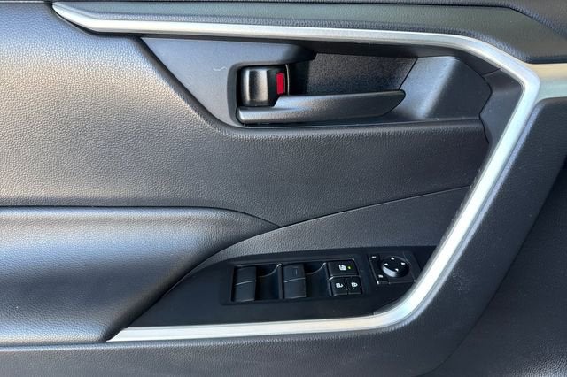 2020 Toyota RAV4 Hybrid LE