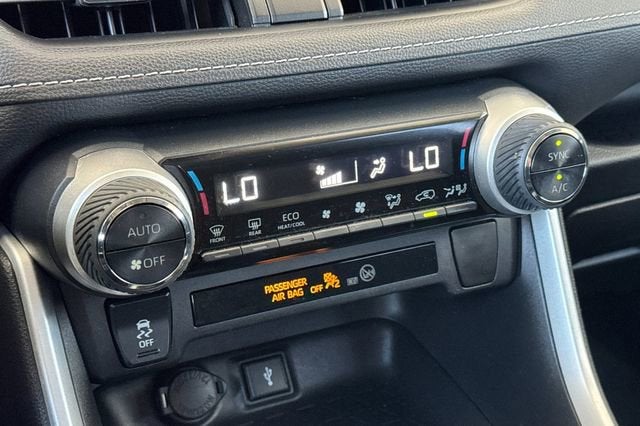 2020 Toyota RAV4 Hybrid LE