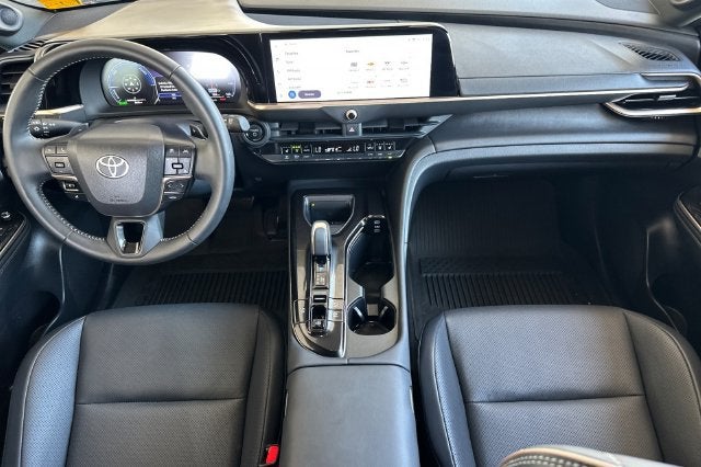 2025 Toyota Crown Signia XLE
