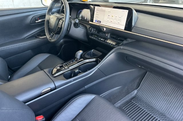 2025 Toyota Crown Signia XLE
