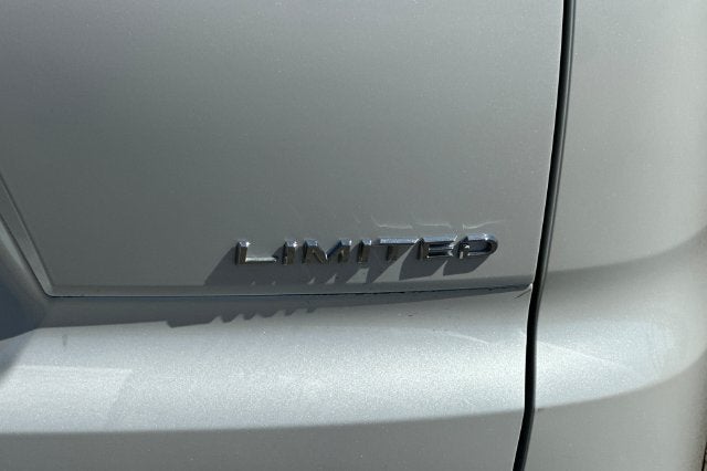 2025 Toyota Crown Signia XLE
